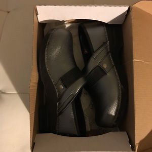 Nursing clogs
